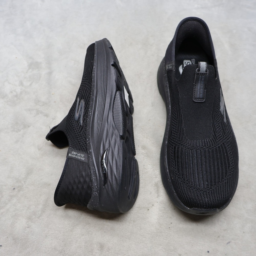 Skechers Women 9.5 Sneakers Black Hands-Free‎ Slip-ins Mesh Wide Arch Fit NEW